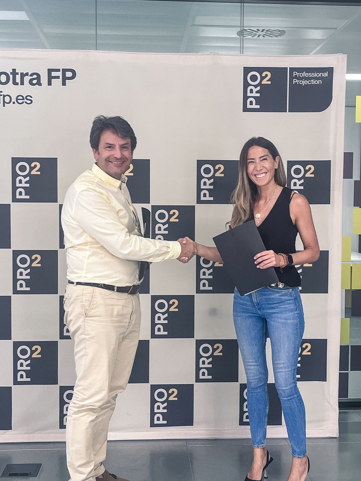 firma contrato con astroline