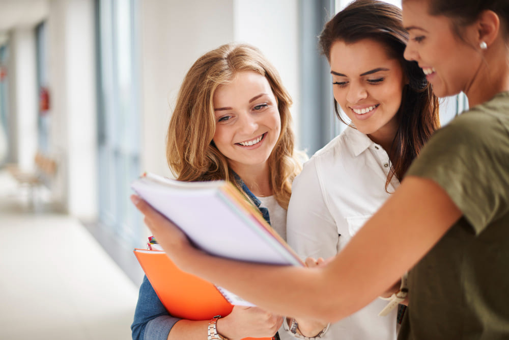 becas grado superior comunidad de madrid estudiantes