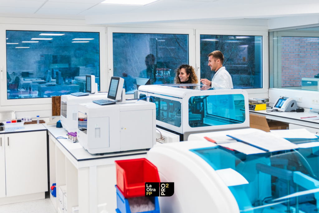 El papel esencial del Técnico de Citodiagnóstico en el laboratorio moderno 4 Profesionales en el laboratorio